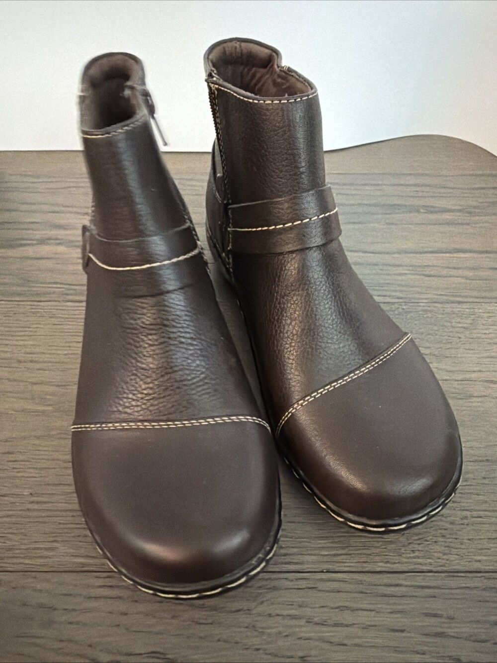 Womens Clarks Ashland Pine Dark Brown Leather Ankle Boots size 6.5 - Picture 5 of 9